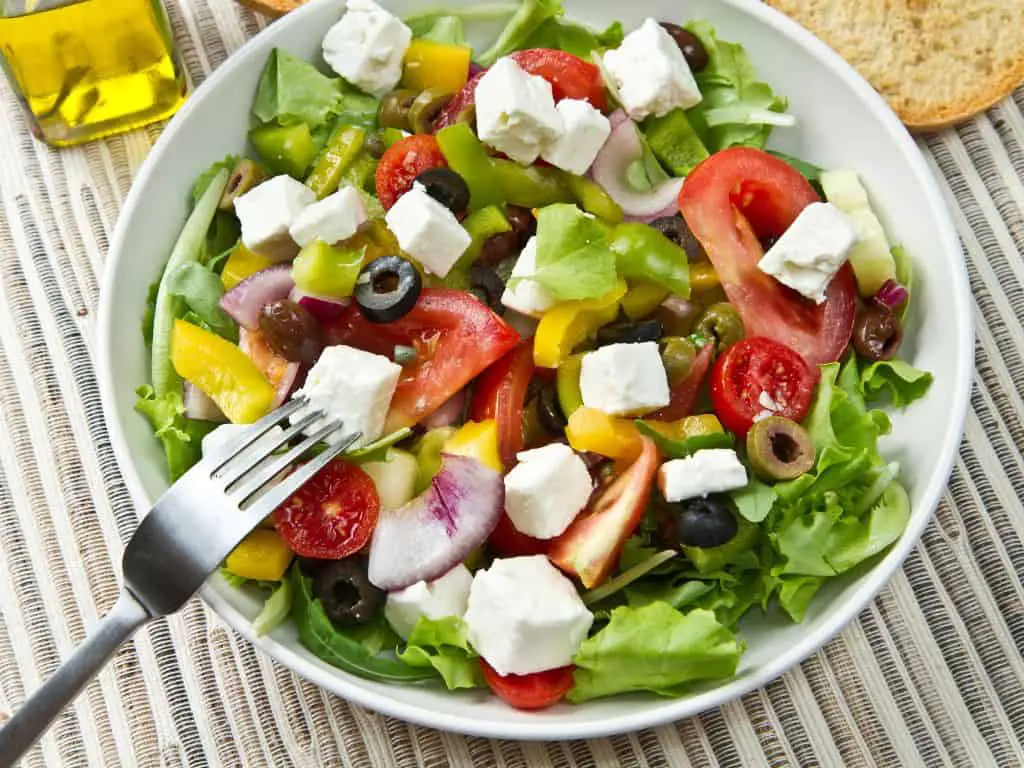 What To Serve With Greek Salad