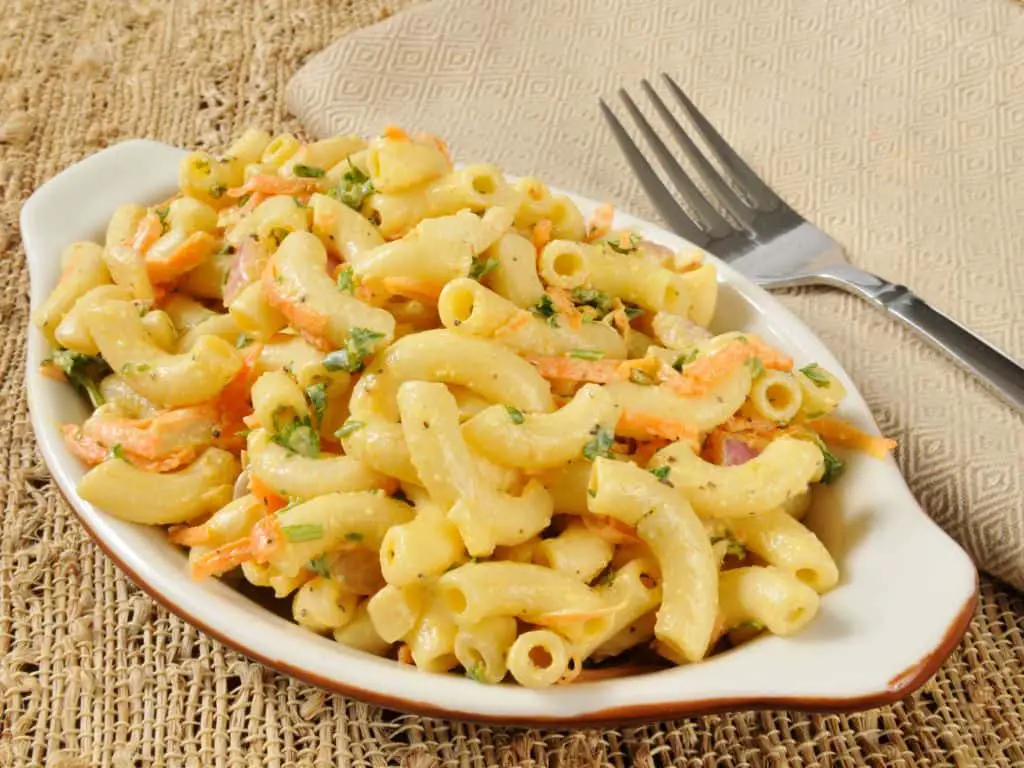 What To Serve With Macaroni Salad