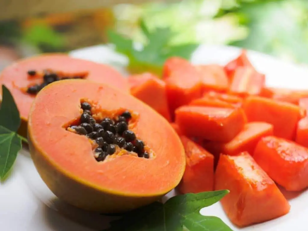 Delicious papaya: what does this amazing fruit taste like?