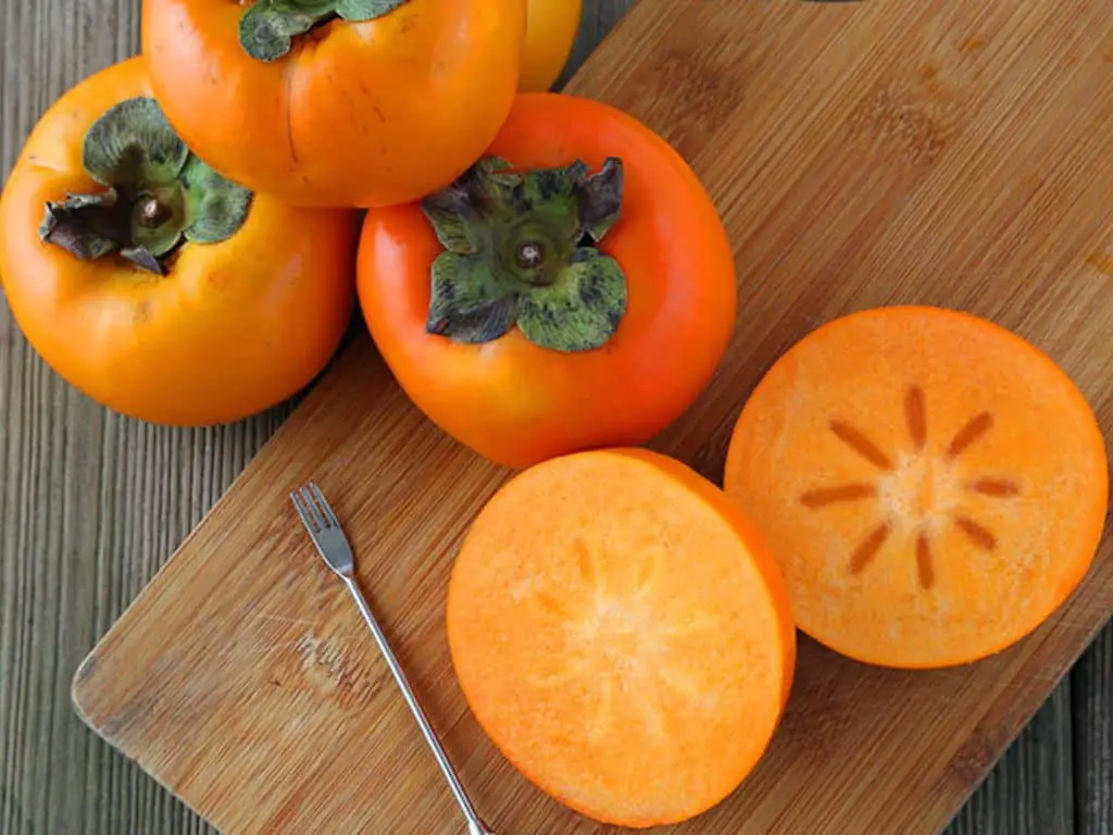 What Does a Persimmon Taste Like?
