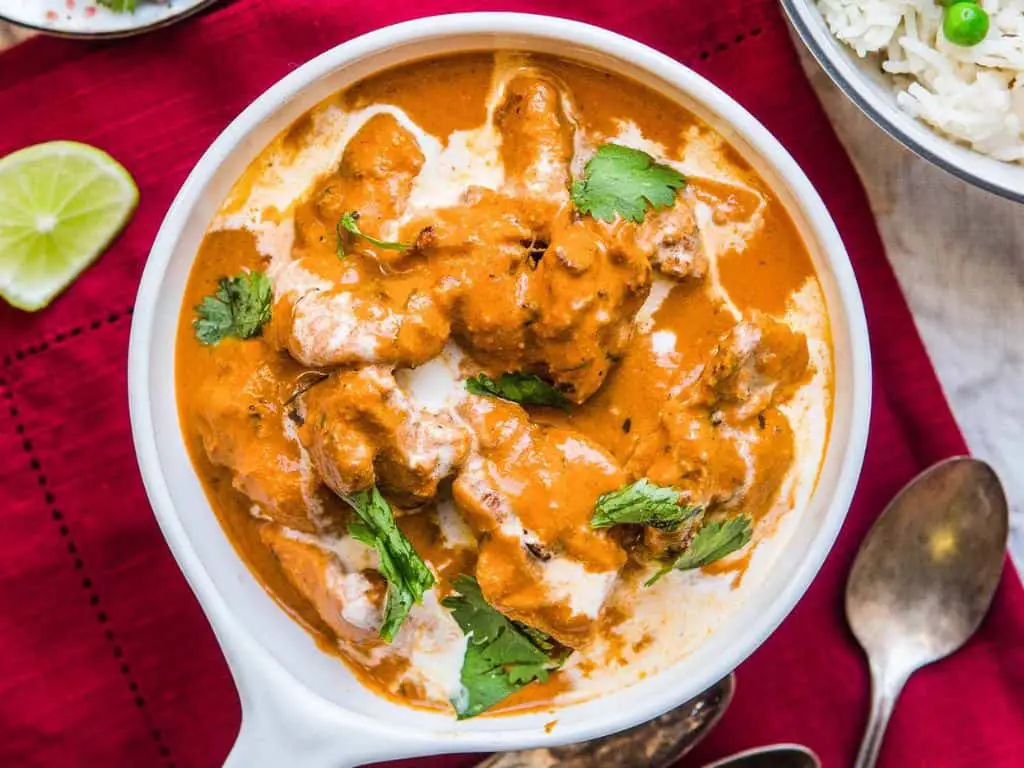 What does butter chicken taste like? 